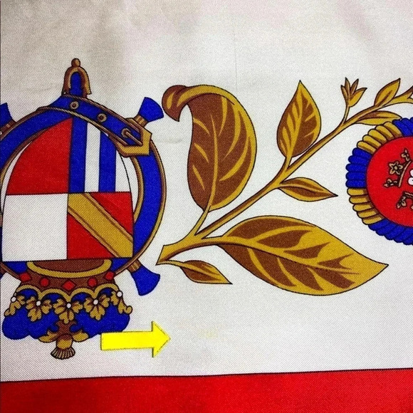 Vintage Burberry 100% Silk Scarf 33x34 - Picture 6 of 8